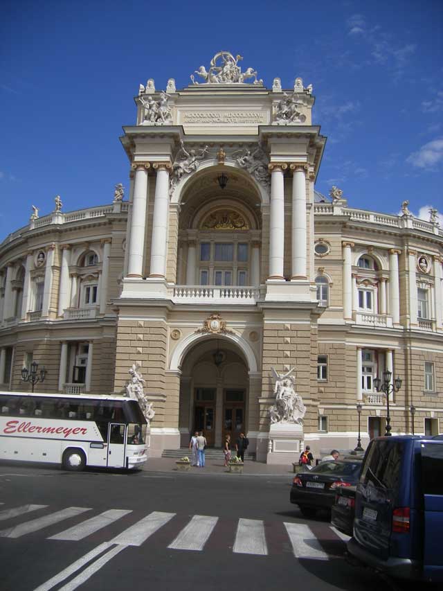 Оперный театр в Одессе на Решельевской