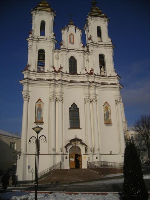 Витебск. Воскресенская церковь (Рынковая) в историческом центре Витебска. Церковь была разрушена большевиками в 1936 году и восстановлена только в 2009 году по образцу церкви XVIII века. Первые упоминания о храме встречаются в 1558 году