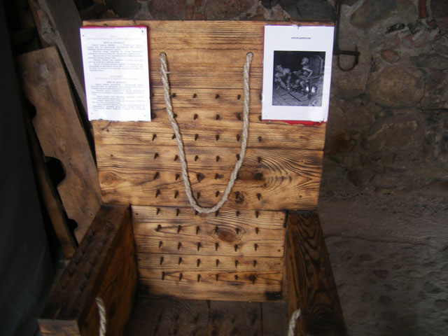 Лида. Пыточное кресло в замке Гедимина