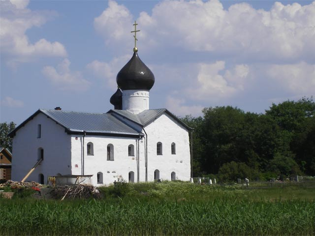 Никольская церковь в Сторожно