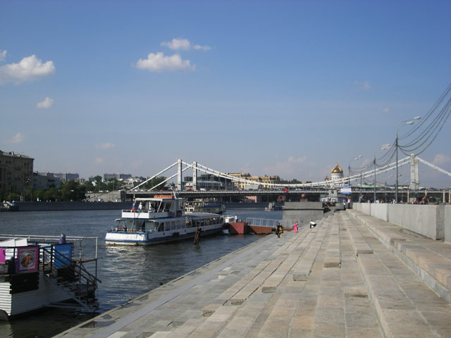 Пристань прогулочных катеров в парке Горького