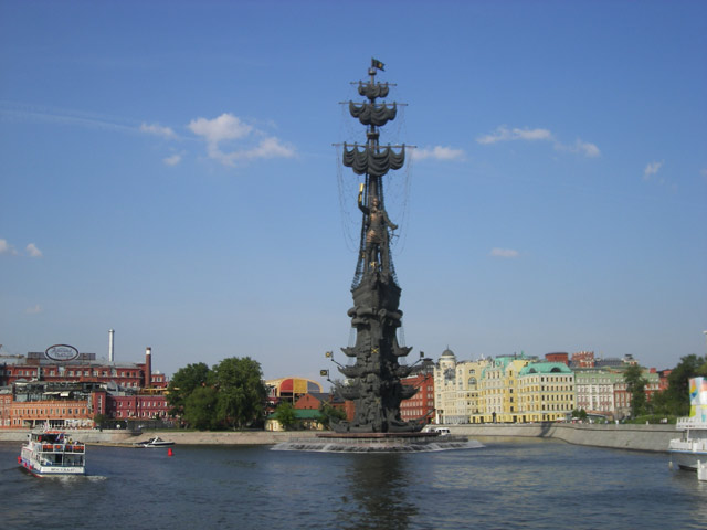 Работа рук Зураба Церетели