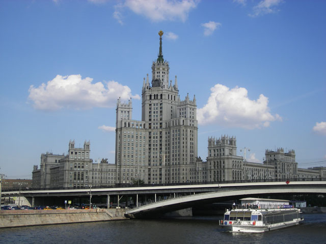 Большой Устьинский мост. Высотка на Котельнической набережной