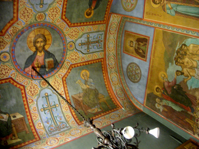 Потолочная роспись одного из Приделов храма