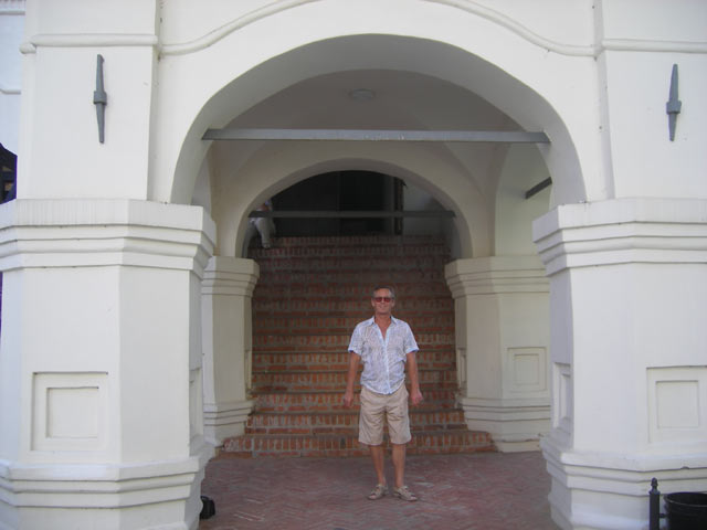 Вход в палаты при Софийской звонницей