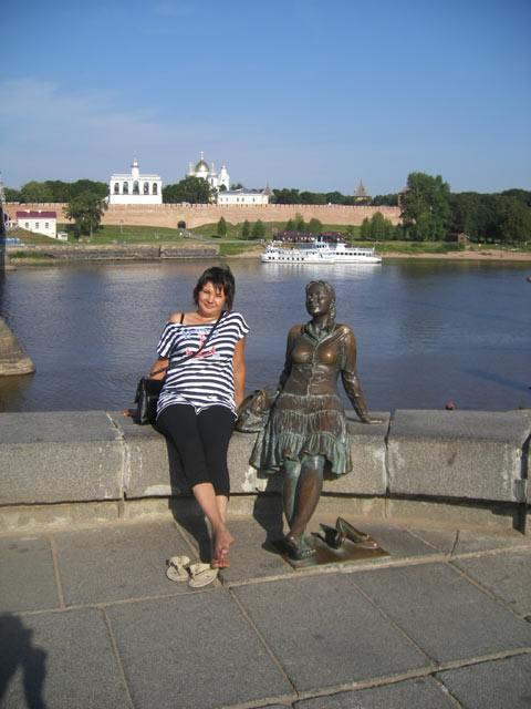 Правый берег Волхова, современная скульптура