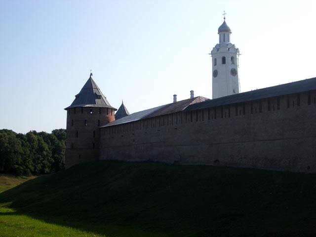 Крепостная стена и ров Новгородского кремля, Колокольня Софийского Собора