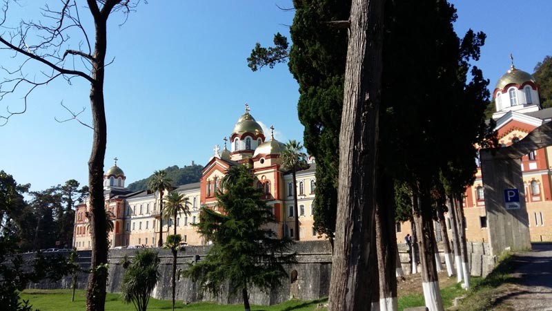 Террасса с балюстрадой перед монастырем