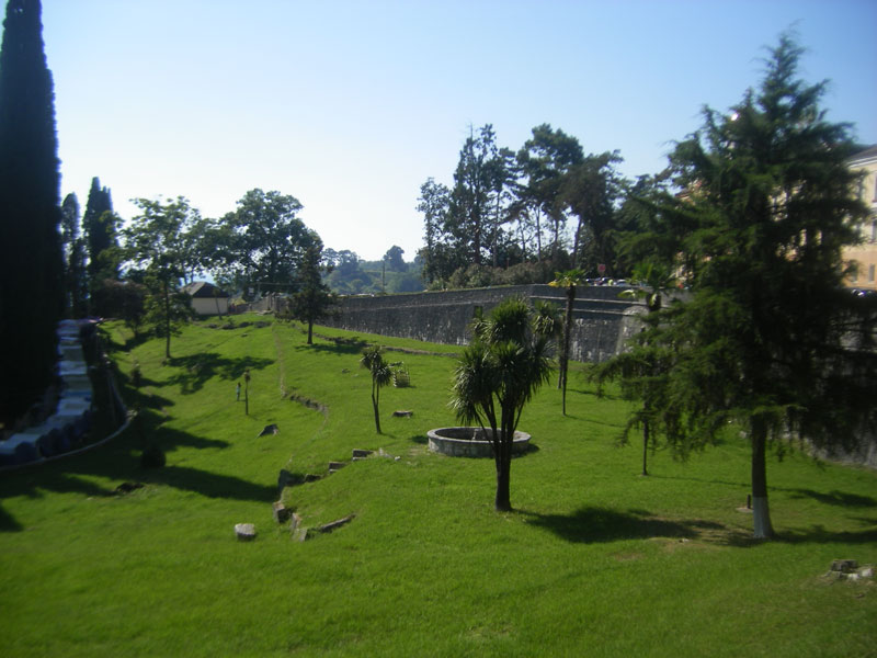 Террасса с балюстрадой у монастыря