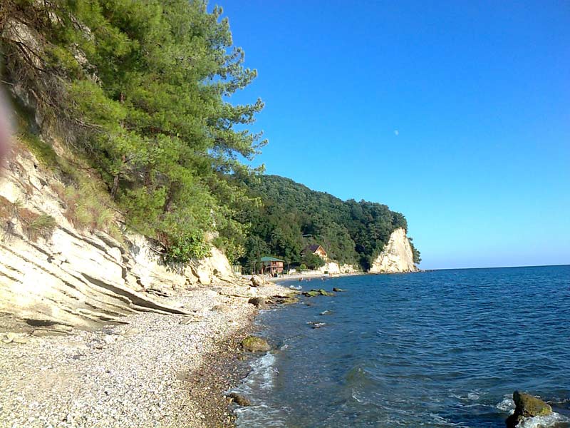 Дикие пляжы между Пицундой и Мюссерой