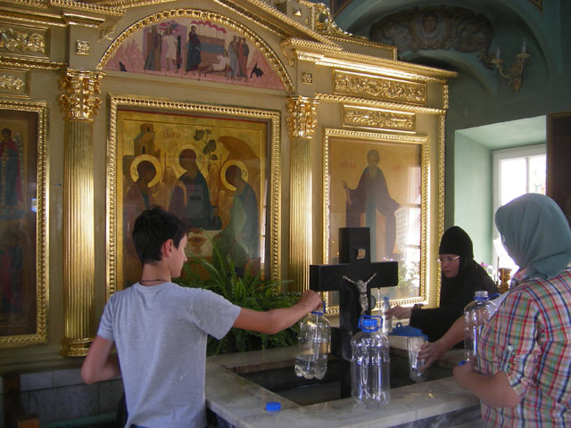 Успенский кладезь с часовней