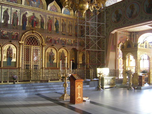 Иконостас Черниговского храма пещерного скита (песчаного). Под храмом размещается пещерная церковь.<br> Словом «скит» называлась дикая песчаная местность в Египте